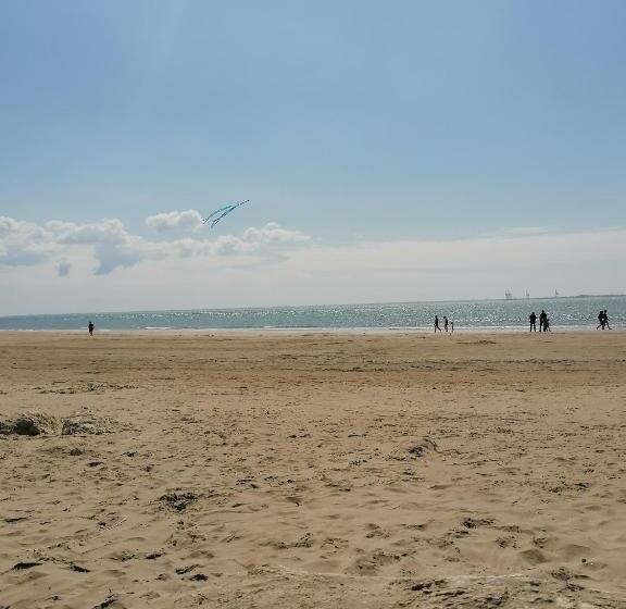 Четырехместный Номер Стандарт Вид на Сад, Le Petit Radieux