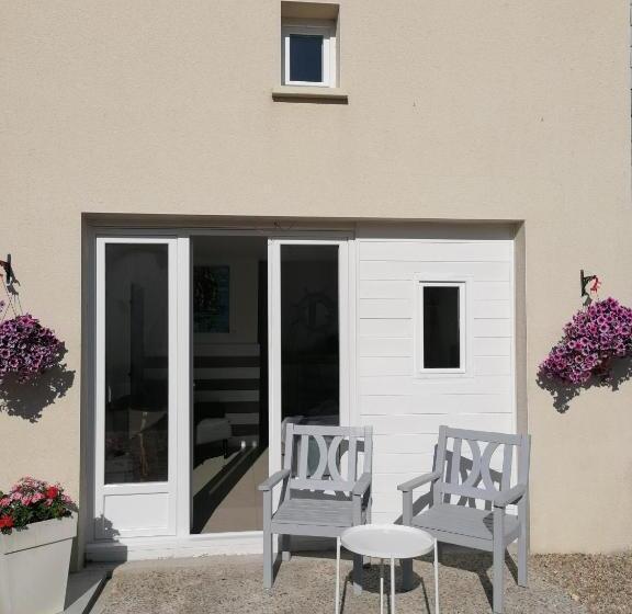 Четырехместный Номер Стандарт Вид на Сад, Le Petit Radieux