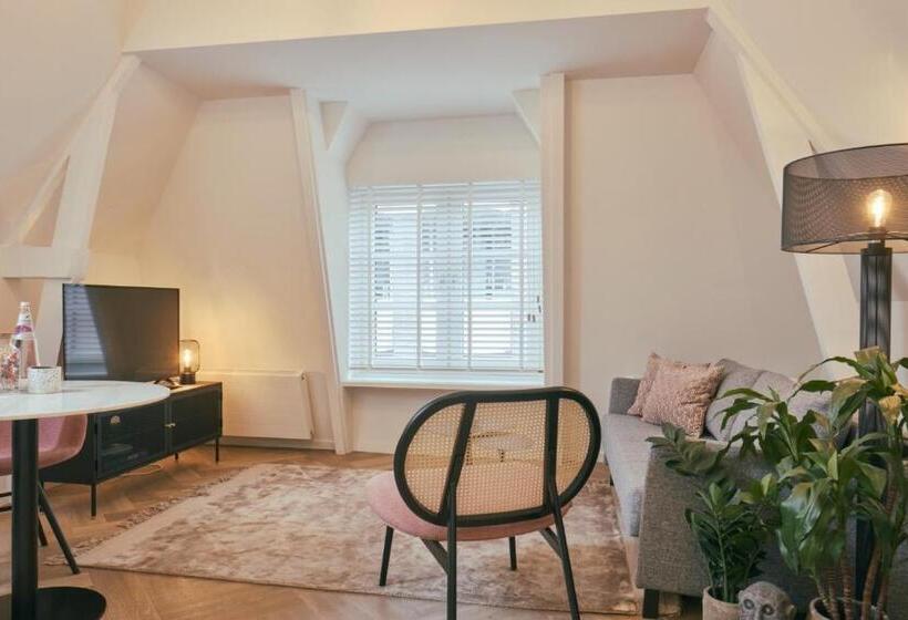 Апартаменты Deluxe 1 Спальня, Ritch Hotel Alkmaar