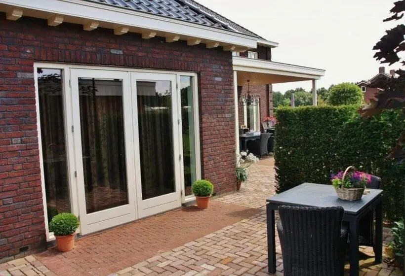 Basic Kolmen Hengen Huone, B&b De Voort Venlo