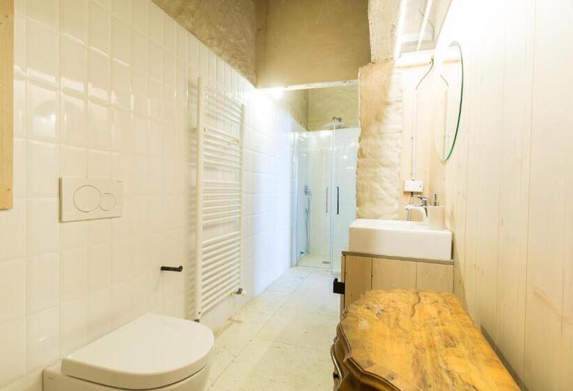 سوییت جونیور لوکس, Villa Saccomani