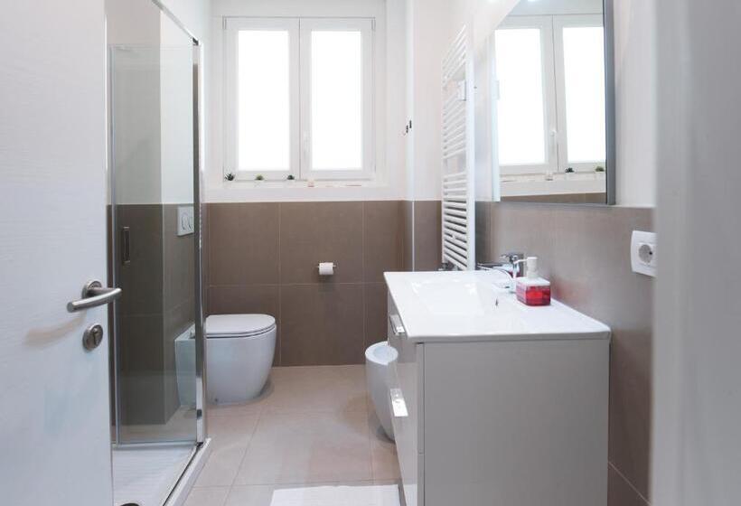 Chambre Standard Salle de Bain Extérieure, Maison Altinia