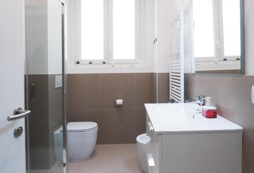 Chambre Standard Salle de Bain Extérieure, Maison Altinia