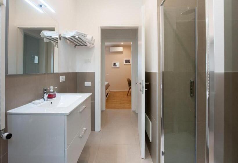 Chambre Standard Salle de Bain Extérieure, Maison Altinia