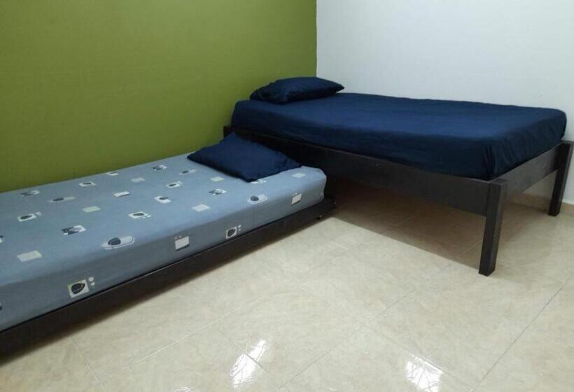 Quarto Quádruplo Clássico, Special Hoestel In Monterrey!