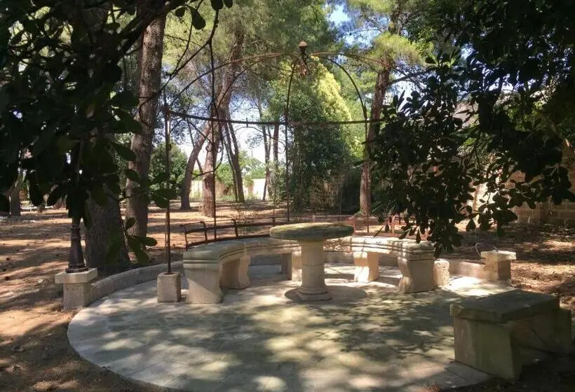 テラス付スイート, Palazzo De Carlo E Il Parco Dei 7 Pozzi