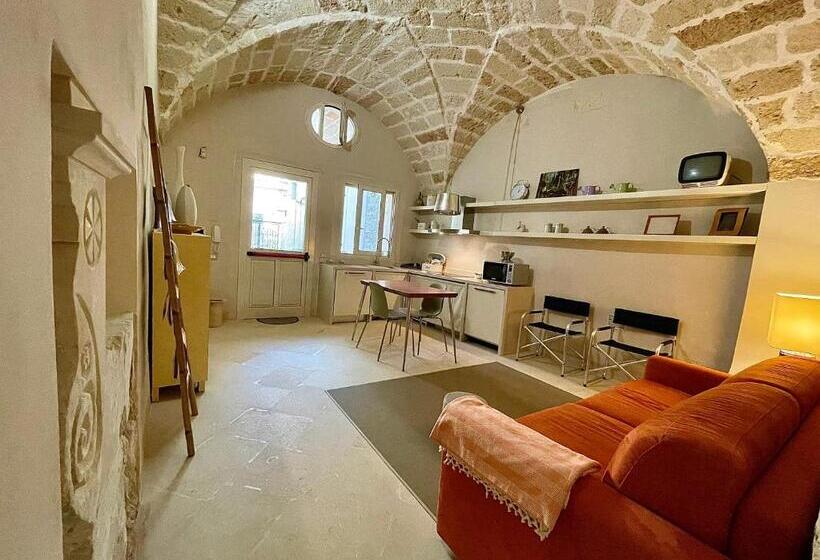 Apartament 1 Sypialnia z Tarasem, Palazzo De Carlo E Il Parco Dei 7 Pozzi