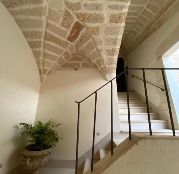 Suite z Balkonem, Palazzo De Carlo E Il Parco Dei 7 Pozzi