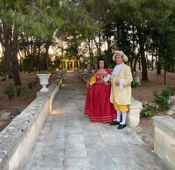 Suite z Balkonem, Palazzo De Carlo E Il Parco Dei 7 Pozzi