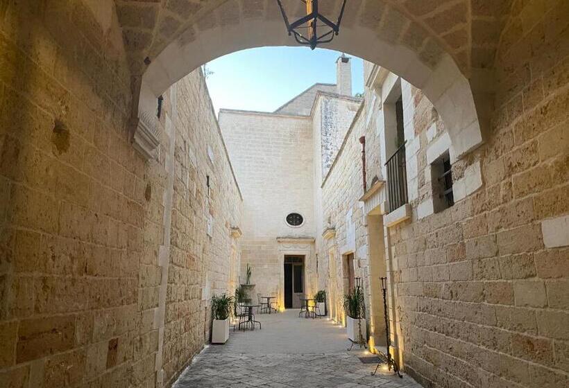 Suite z Balkonem, Palazzo De Carlo E Il Parco Dei 7 Pozzi