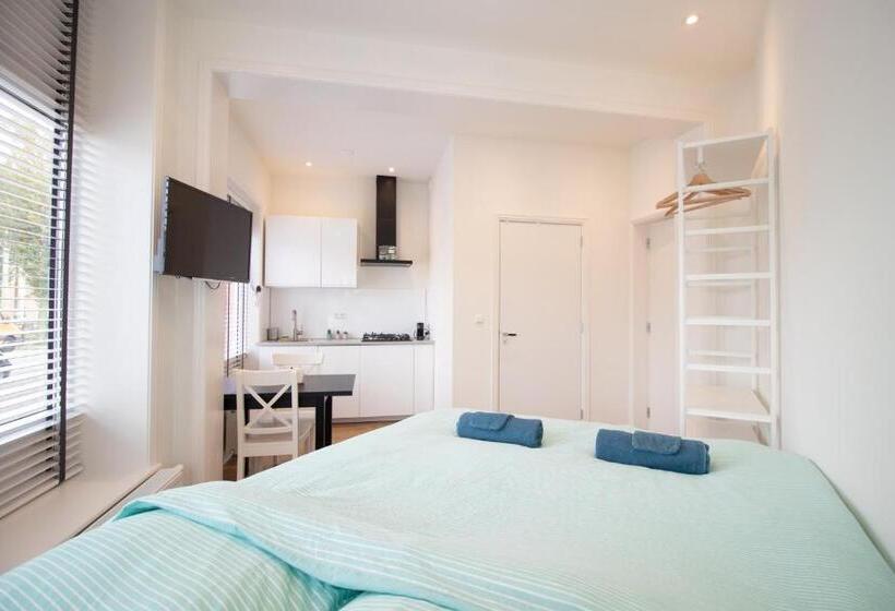 استودیو استاندارد با تخت کینگ, Escamp Apartments