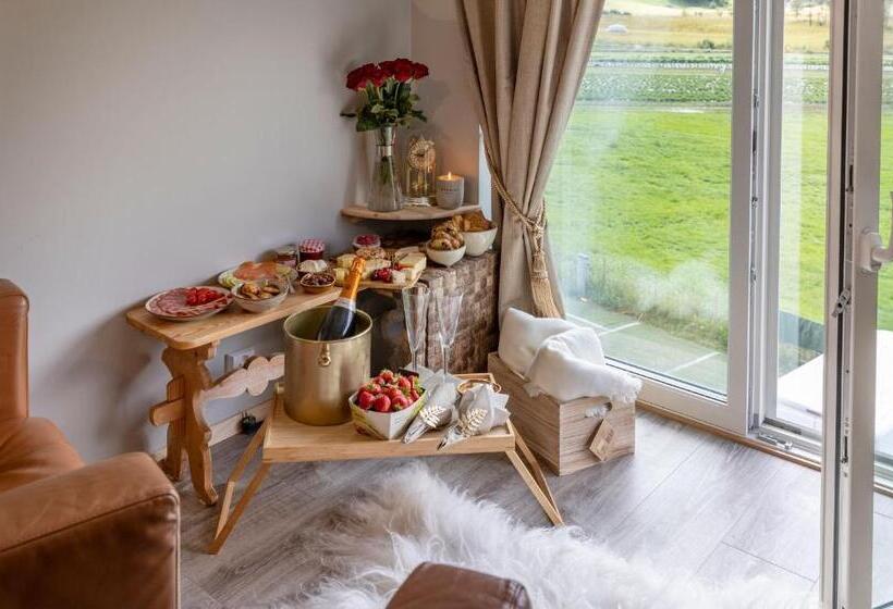 غرفة عائلية, Solneset Farm