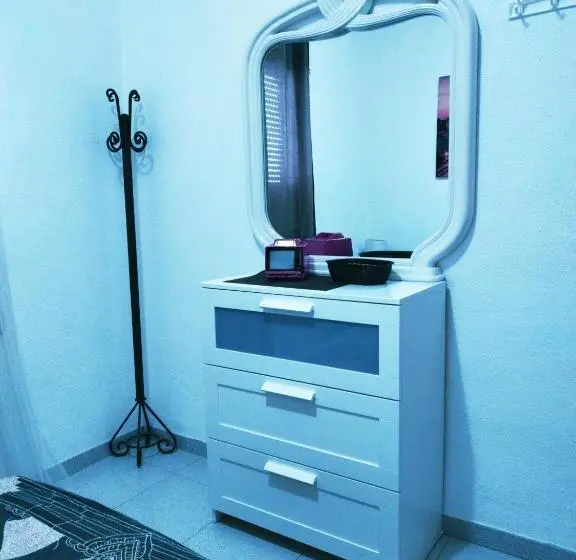 اتاق اکونومی, Casapatrizia Appartamento Compartido