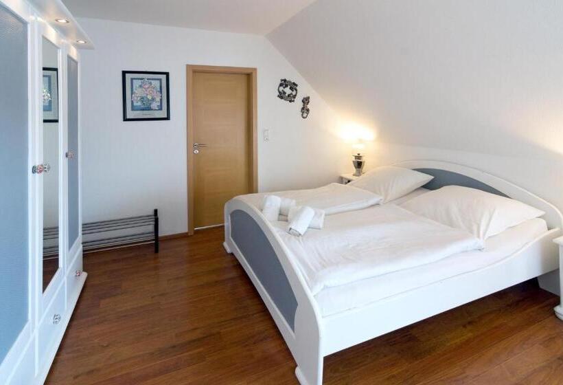 带花园景观的标准三人间, Haus Schönborn