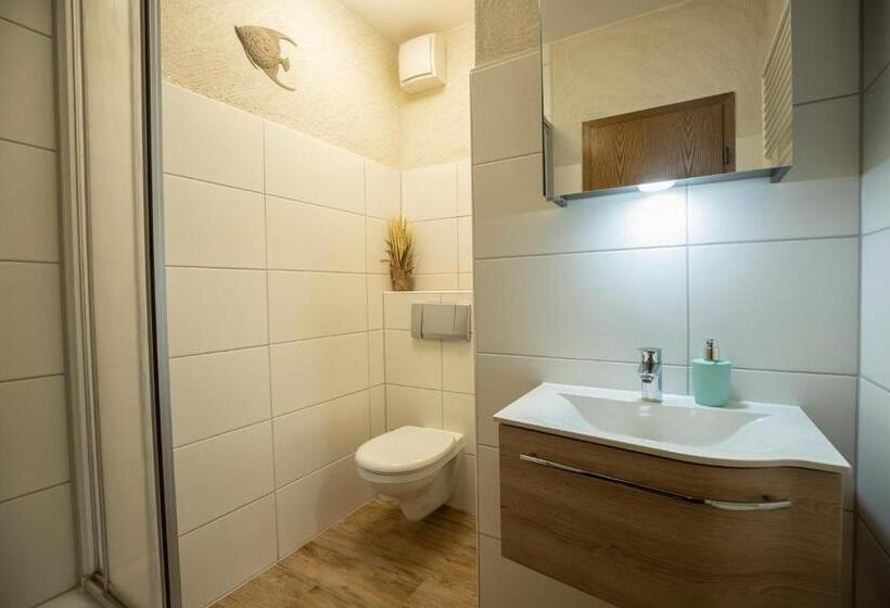 スタンダードルーム, Weisser Brunnen