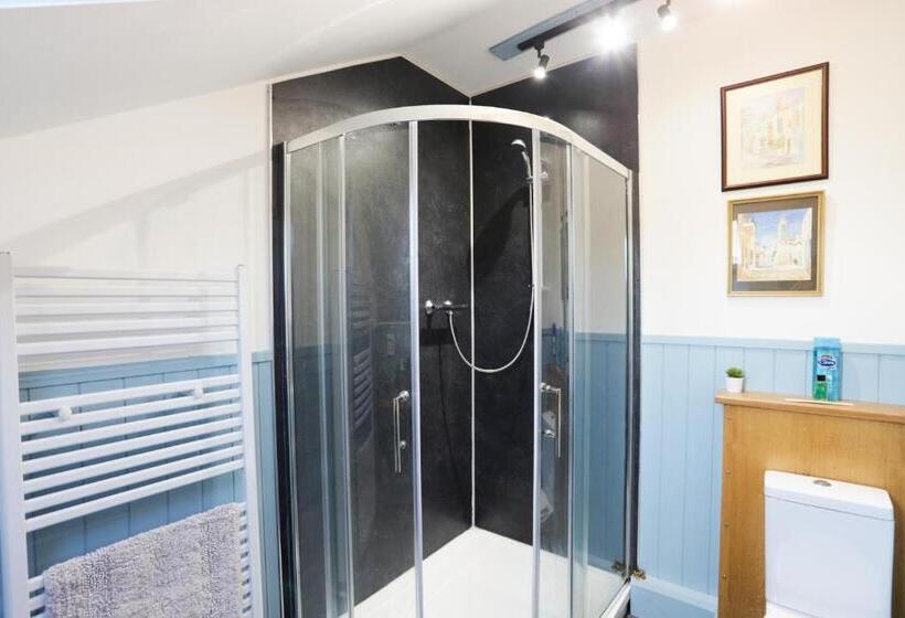 اتاق لوکس, Crackin View Guest House