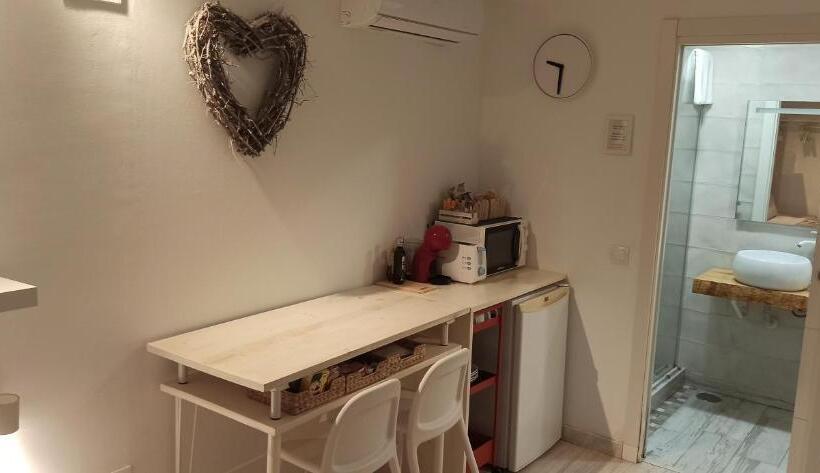 اتاق استاندارد, Dudi S Peppers