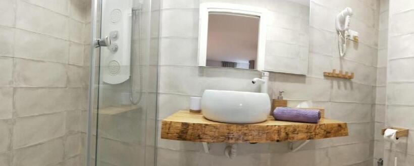 اتاق استاندارد, Dudi S Peppers