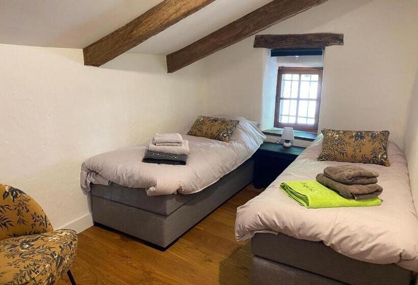 家庭间, L Angelot