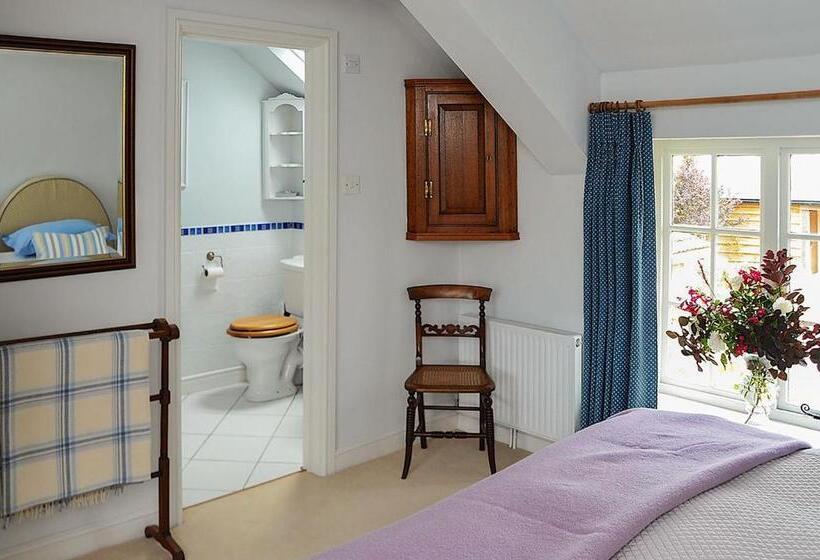 غرفة ديلوكس, Middle Farm House