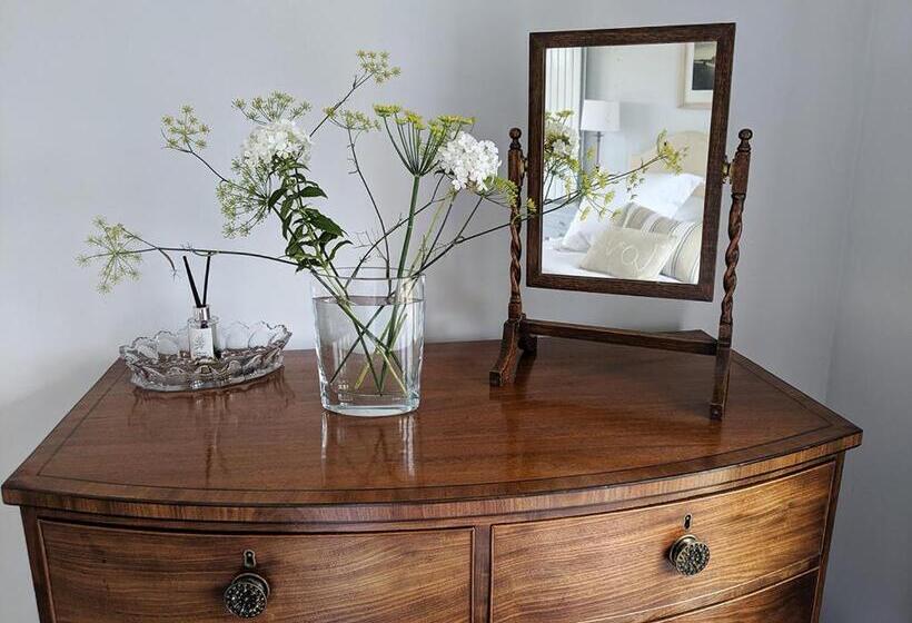 جناح ديلوكس سرير كينج, Middle Farm House