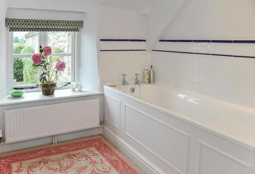 منزل غرفة نوم واحدة, Middle Farm House