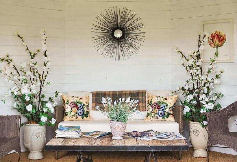 منزل غرفة نوم واحدة, Middle Farm House