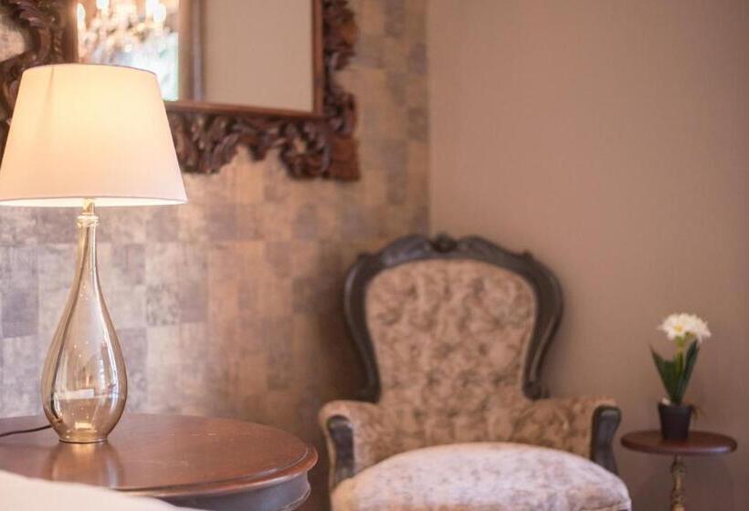 디럭스 룸 킹사이즈 침대, Potch Manor Boutique Guest House