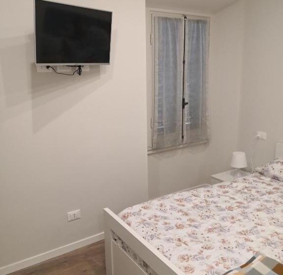 スタンダードルーム, Pontassieve Guest House Centro Storico Camera Con Bagno 20 Minuti Da Firenze