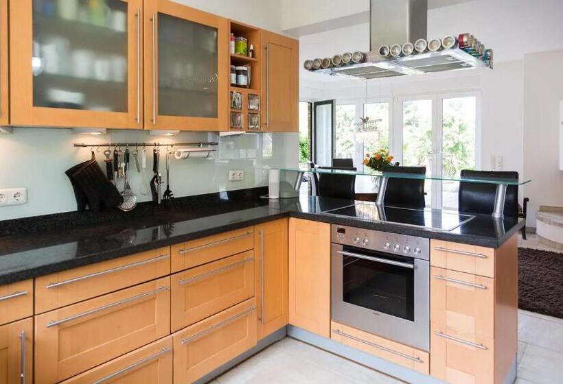 בית, 4 חדרי שינה, Schönste Lage Am Rhein In Unmittelbarer Stadtnähe, B & B