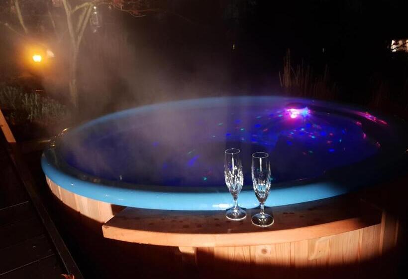 Standard Tent, Schönste Lage Am Rhein In Unmittelbarer Stadtnähe, B & B