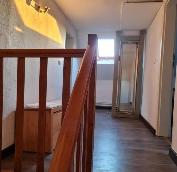 בית, 2 חדרי שינה, Schönste Lage Am Rhein In Unmittelbarer Stadtnähe, B & B