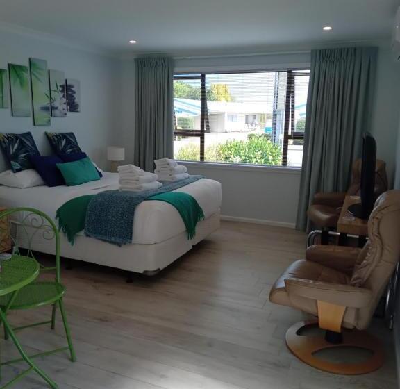 חדר דחוקס עם מיטת קינג, Thistle B&b