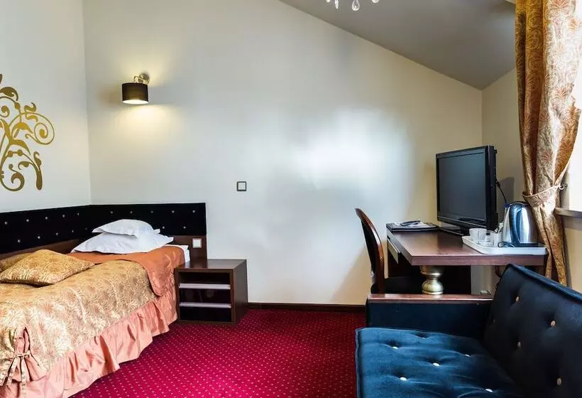 Standard Yhden Hengen Huone, Dwór Kombornia Hotel&spa
