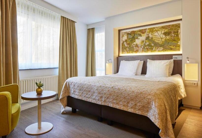 اتاق لوکس, Auberge Du Bonheur