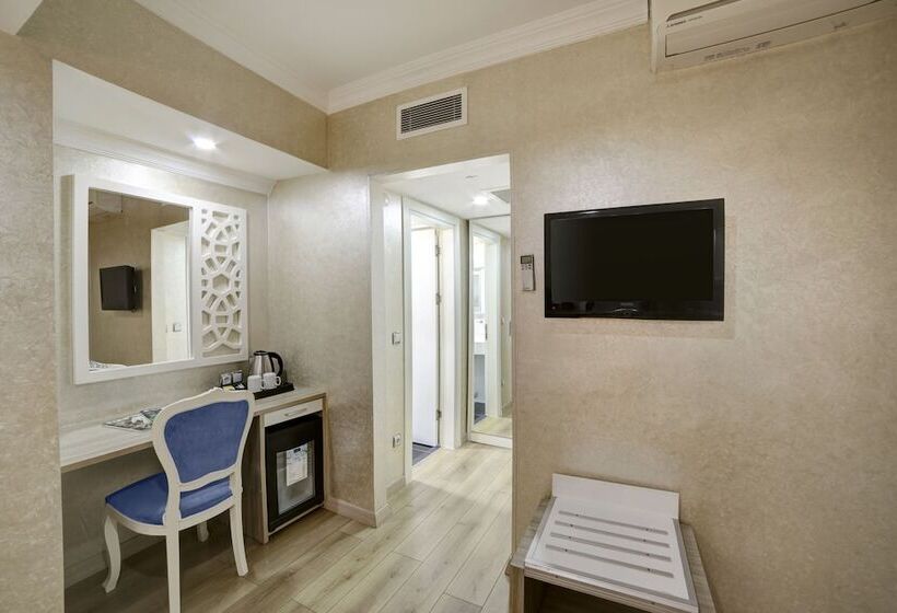 اتاق خانوادگی, Ayasultan