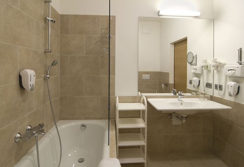 Quarto Estandar com Sacada, Bräuwirt
