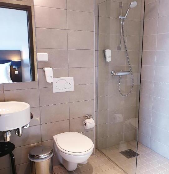 חדר סטנדרט, Banken