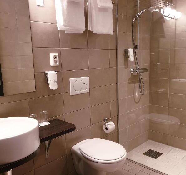 חדר סופריור, Banken