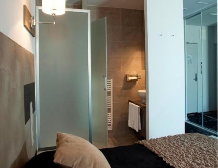 Номер Superior, De Paris