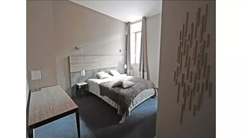 اتاق سوپریور, De Paris
