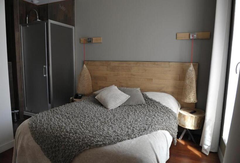 חדר סופריור, De Paris