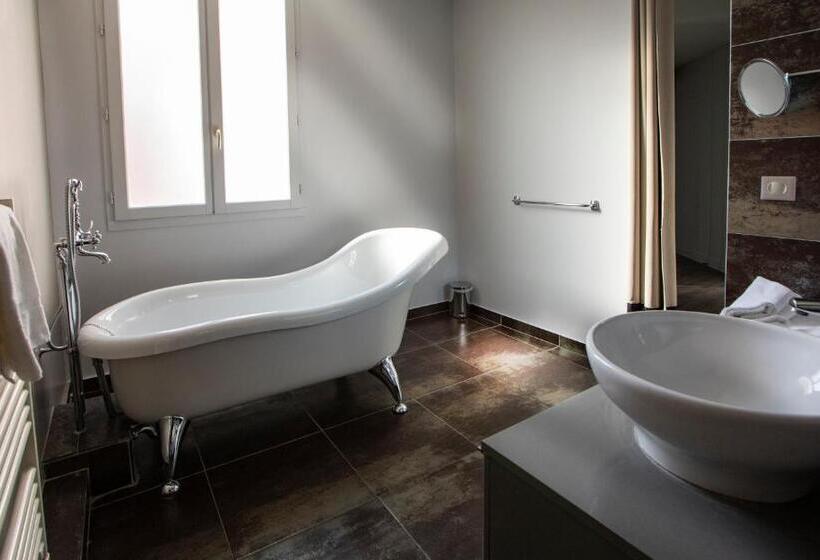 סוויטה, De Paris