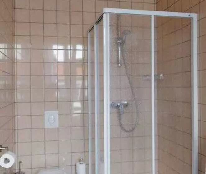 Standard Yhden Hengen Huone, De Sluiskop