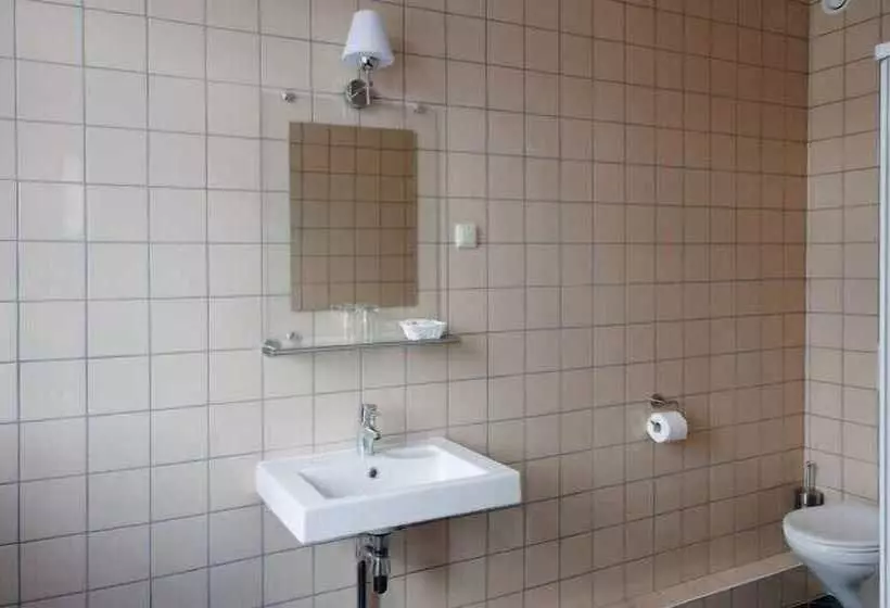 Standard Yhden Hengen Huone, De Sluiskop