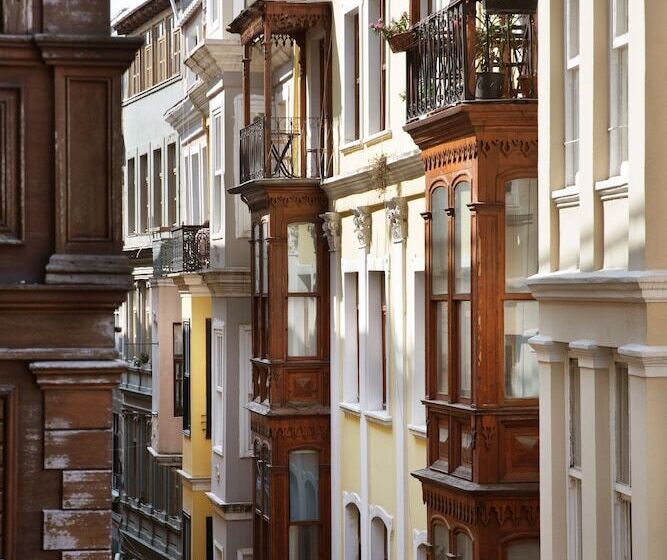 Номер Deluxe, Georges Hotel Galata