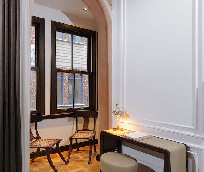 Номер Deluxe, Georges Hotel Galata