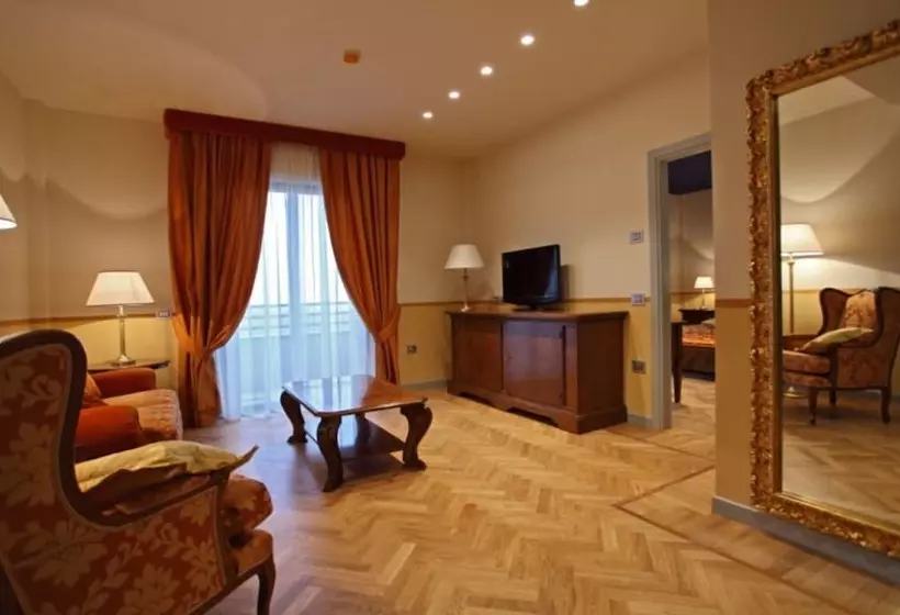 سوییت, Grand Hotel Forlì