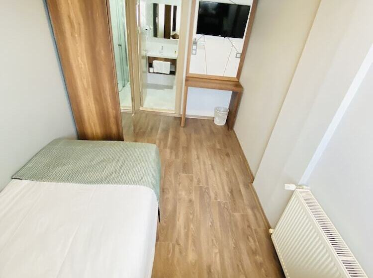 اتاق اکونومی یک تخته, Hakcan