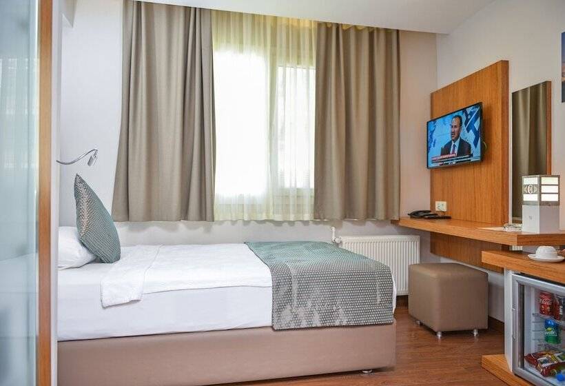 اتاق اکونومی یک تخته, Hakcan